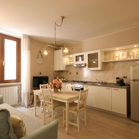Violetta Maison, Elegante E Romantica A Salo' Apartman Kültér fotó