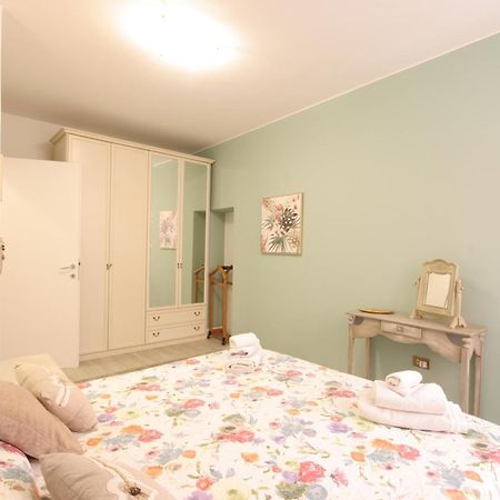 Violetta Maison, Elegante E Romantica A Salo' Apartman Kültér fotó