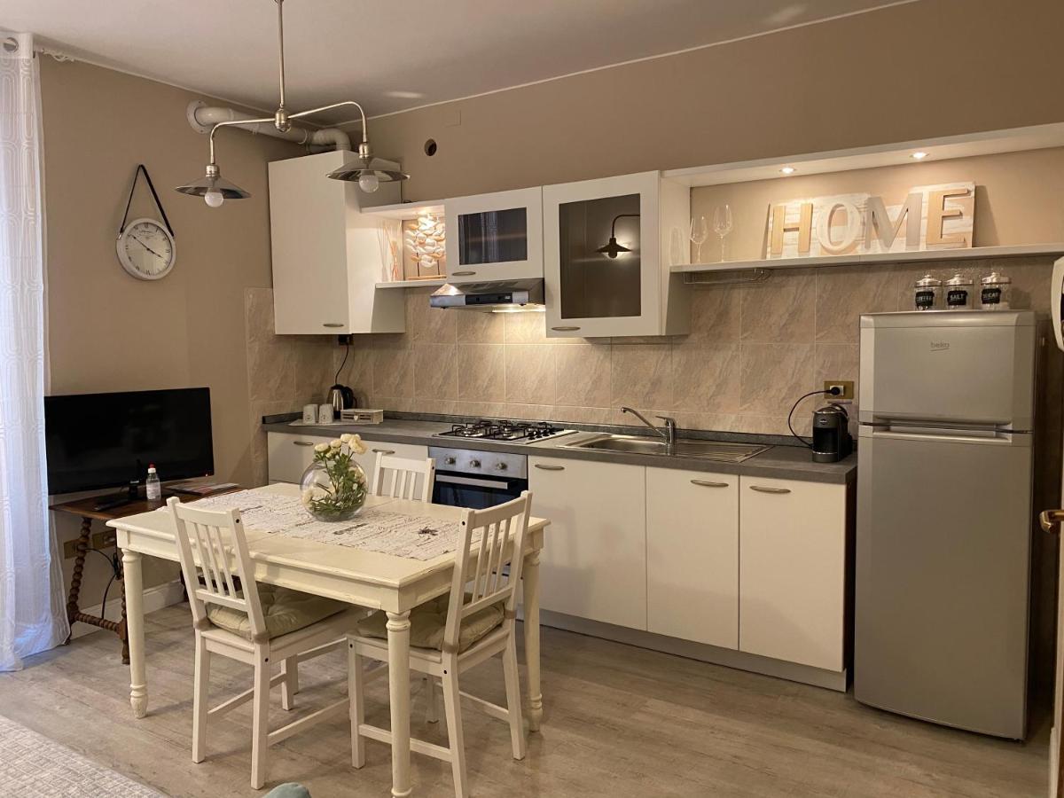 Violetta Maison, Elegante E Romantica A Salo' Apartman Kültér fotó