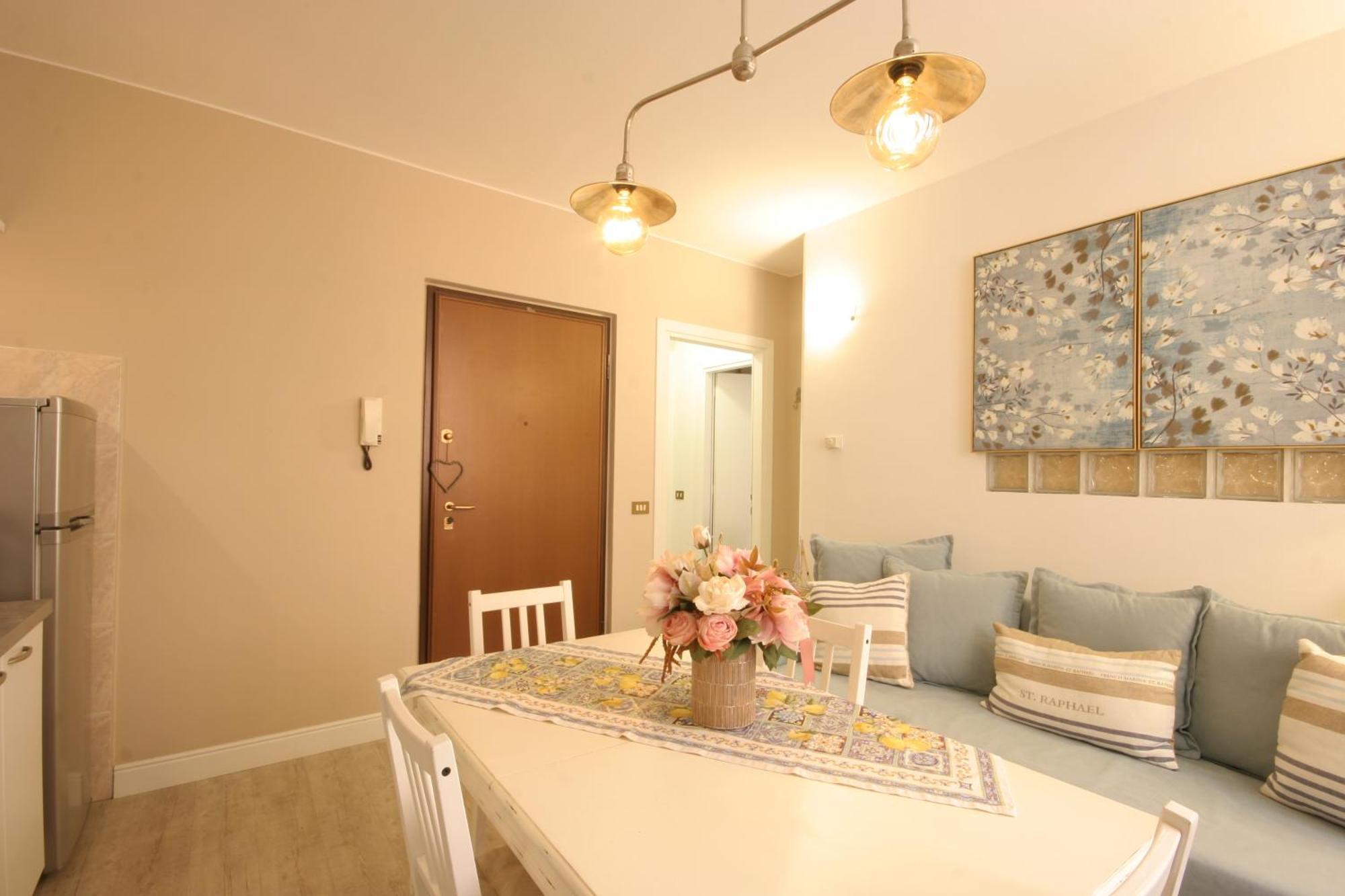 Violetta Maison, Elegante E Romantica A Salo' Apartman Kültér fotó